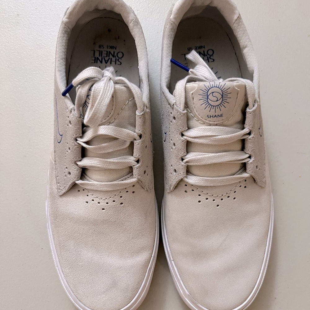 Nike SHANE O’NEILL suede dirty white color size men 9,5 shoes